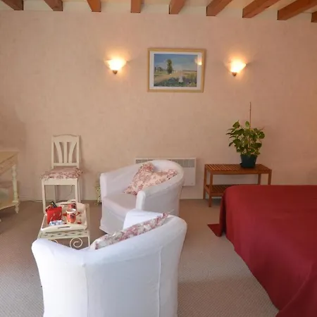 Le Clos Fleuri Bed & Breakfast 3*
